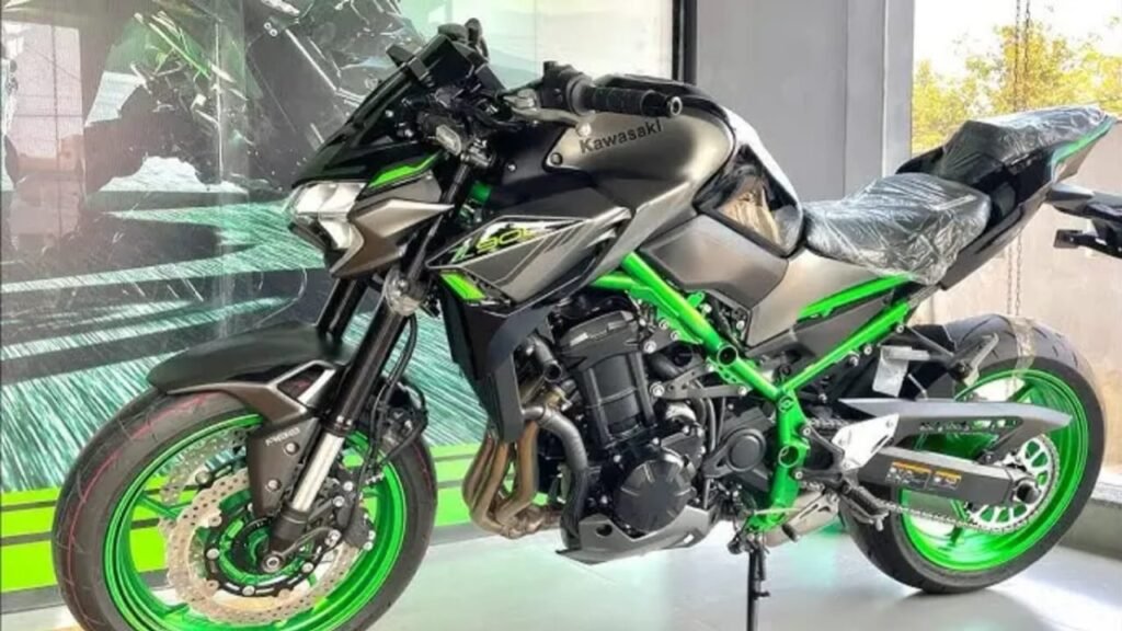 Kawasaki Z900 – Performance Meets Style with Track-Ready Power at ₹5,500 EMI Only