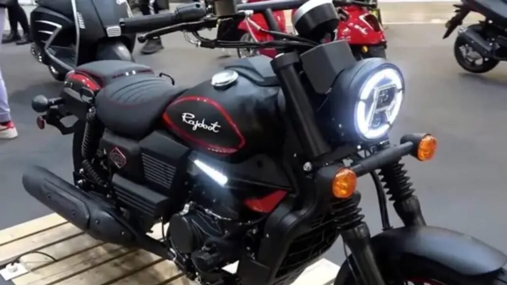New Rajdoot 350 2025: Retro Looks, 72 km/l Mileage & Price Tag of ₹69,000 Rupees